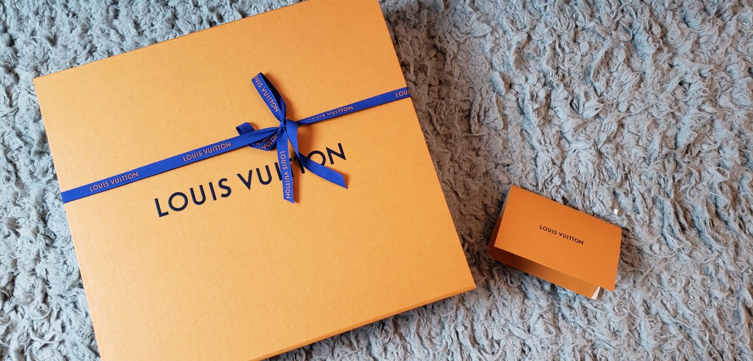 Review VIRGIL ABLOH x Louis Vuitton A4 Pouch (Monogram Brown) – Nakanari